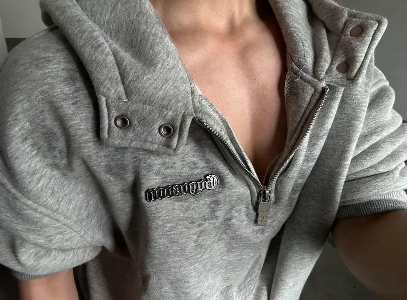 Молодой фембой тг фото